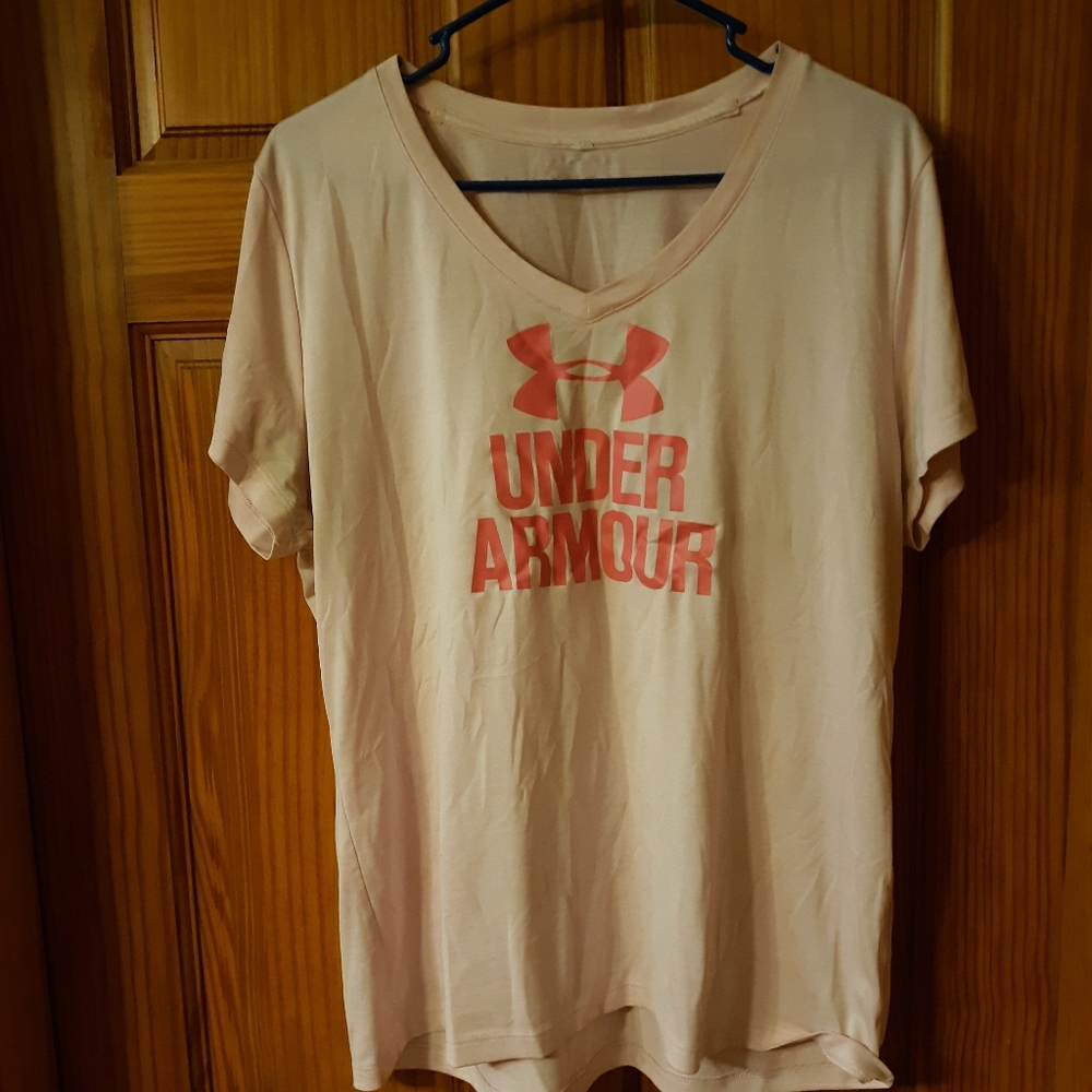 XL light pink under armour shirt